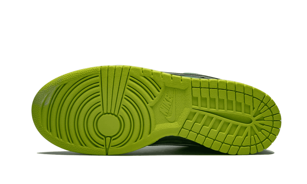 NIKE MENS SB Dunk Low Pro OG QS Special Box "Concepts - Green Lobster" BV1310 337a BV1310 337a from Stadium Goods