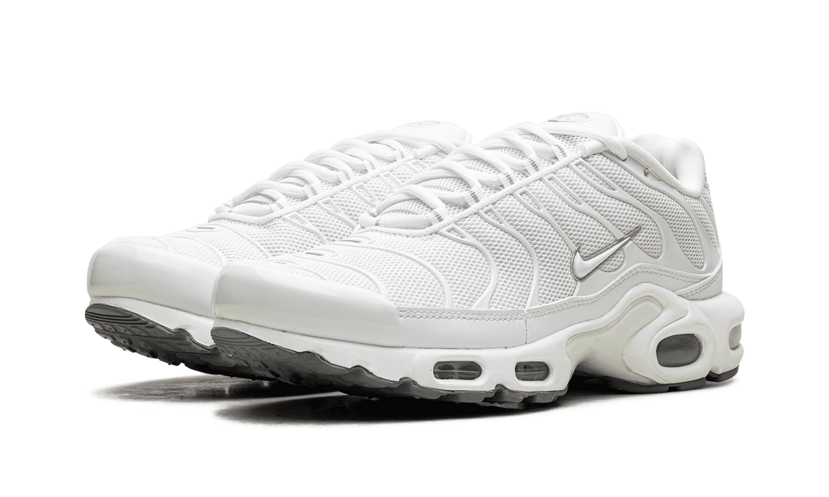 NIKE MENS Air Max Plus "Triple White" 604133 139 from Stadium Goods