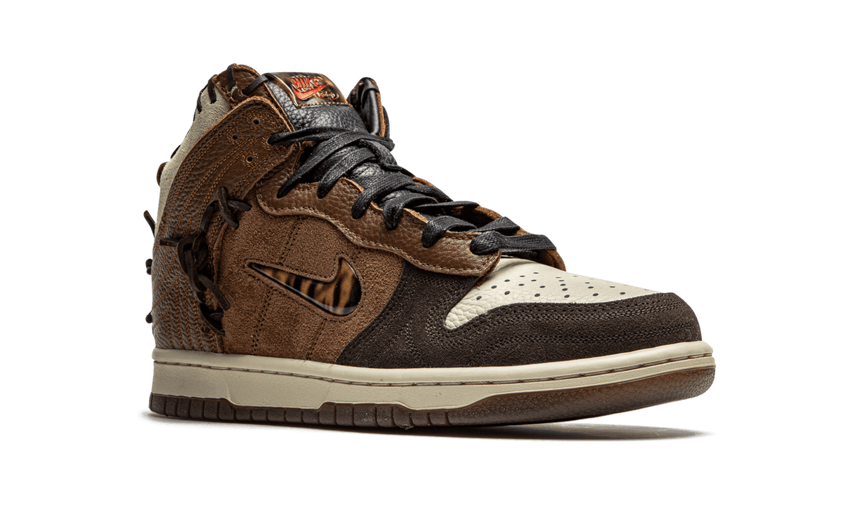 NIKE MENS Dunk High "Bodega - Legend" CZ8125 200 from Stadium Goods