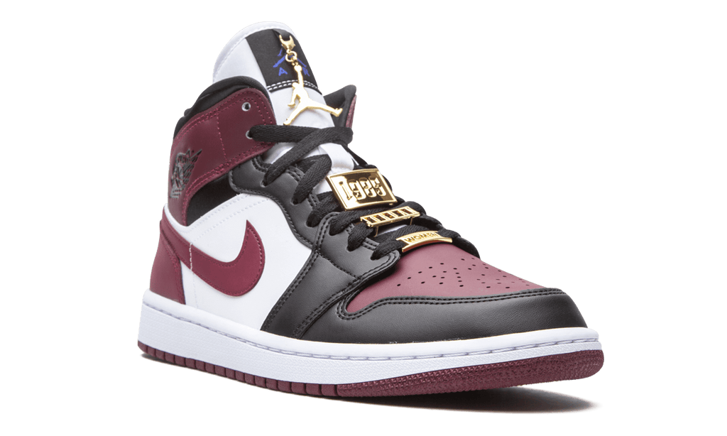 JORDAN WOMENS AIR JORDAN 1 MID SE Womens "Gold Pendants" CZ4385 016 CZ4385 016 from Stadium Goods