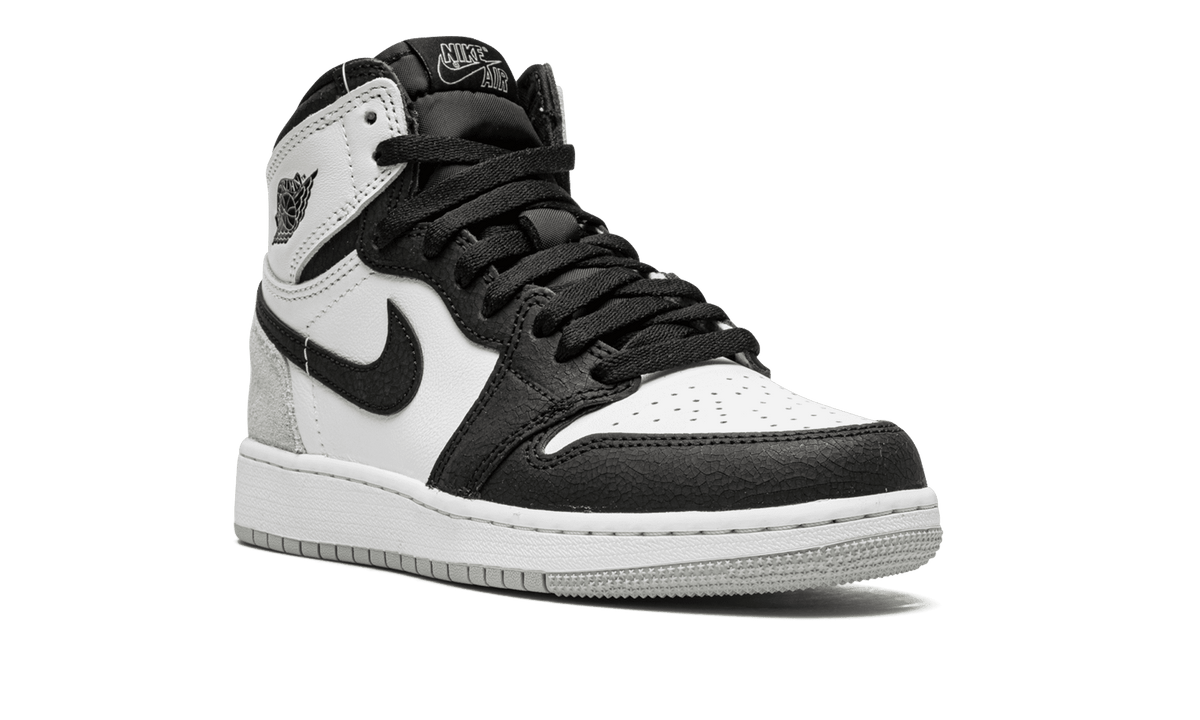 Jordan GRADE SCHOOL Jordan 1 Retro High OG GS "Stage Haze" 575441 108 from Stadium Goods
