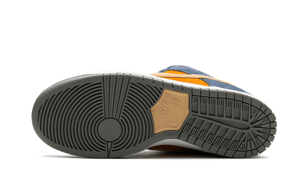 NIKE MENS SB Dunk Low Pro "Light Carbon" HF3063 002 from Stadium Goods