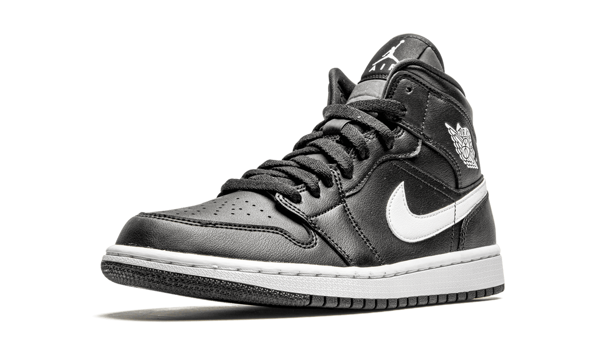 JORDAN WOMENS AIR JORDAN 1 MID Womens "Black / White" BQ6472 011 BQ6472 011 from Stadium Goods