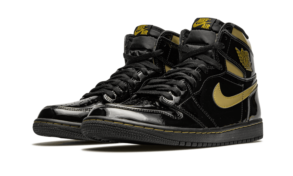 Jordan MENS Air Jordan 1 Retro High OG "Black Metallic Gold" 555088 032 from Stadium Goods